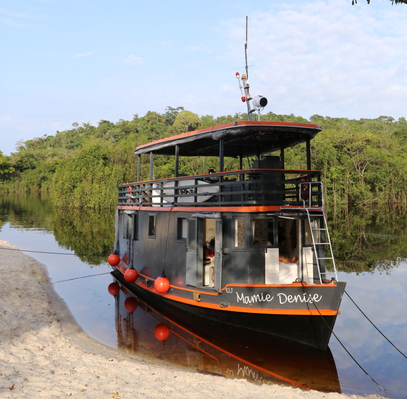 Amazon Ecoboat, Coannaiseurs du Voyage, Tours du Monde